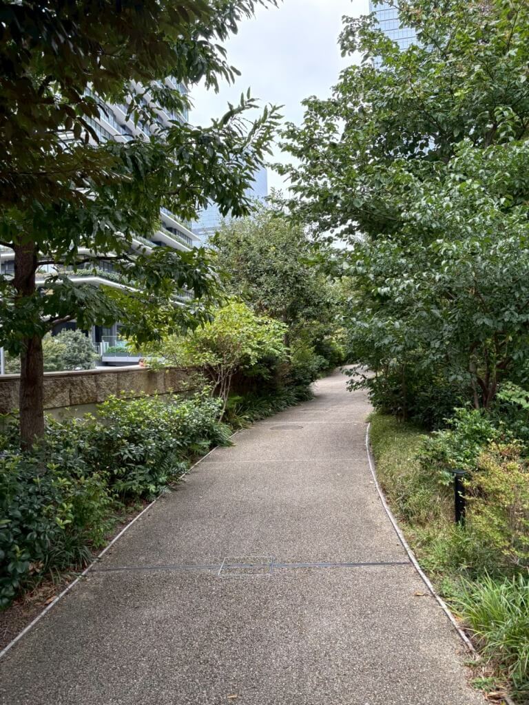 虎ノ門ヒルズの中庭
